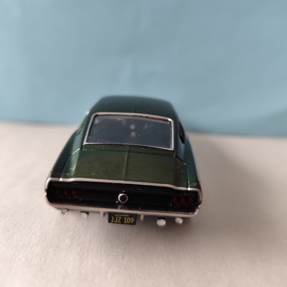 3/$25💙GreenLight 1:64 1968 for&d Mustang GT Fastback - Highland Green - Picture 4 of 9